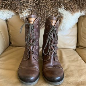 Pikolinos leather lace up boots